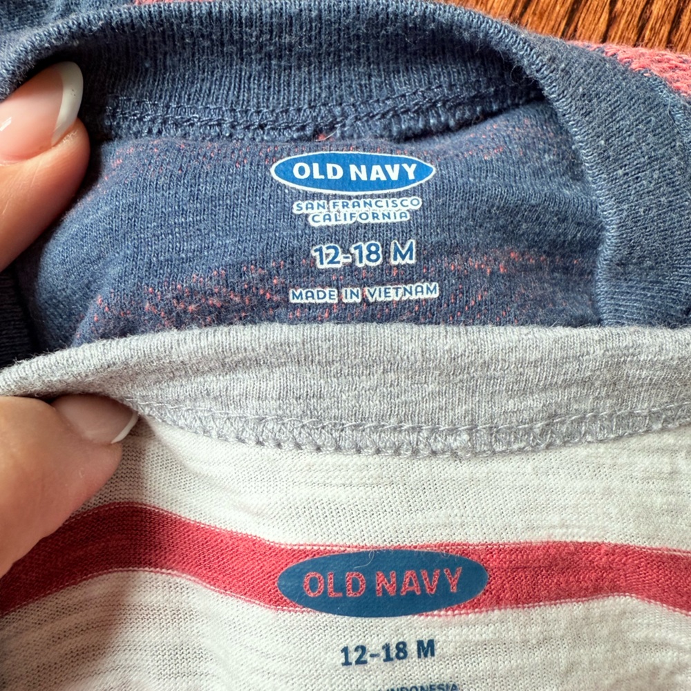 Set of 2 Old Navy Striped Boy T-shirts - Size 12 -18 months - Picture 6 of 6